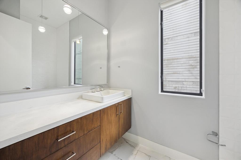 5210 La Branch Street, Houston, Texas image 10