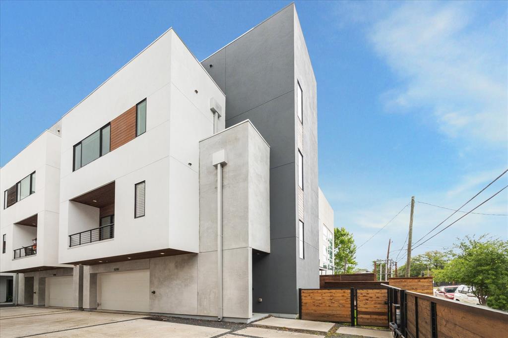 5210 La Branch Street, Houston, Texas image 1