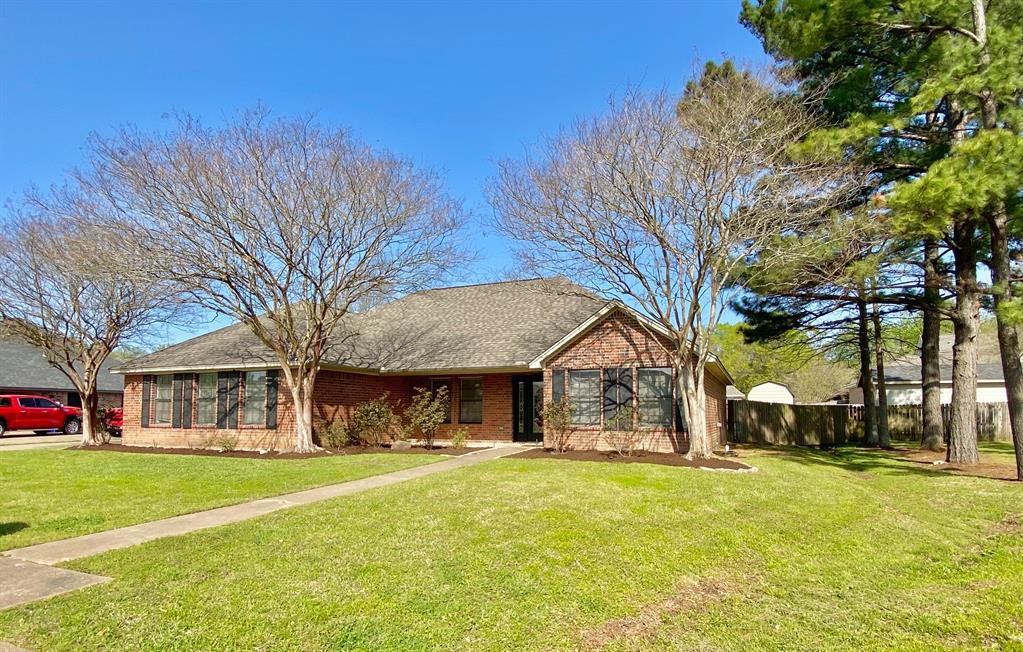 403 Aspen Bend Street, Crockett, Texas image 4