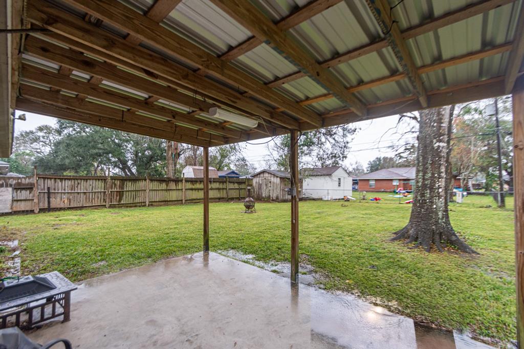 912 Meadowlane Street, Angleton, Texas image 14