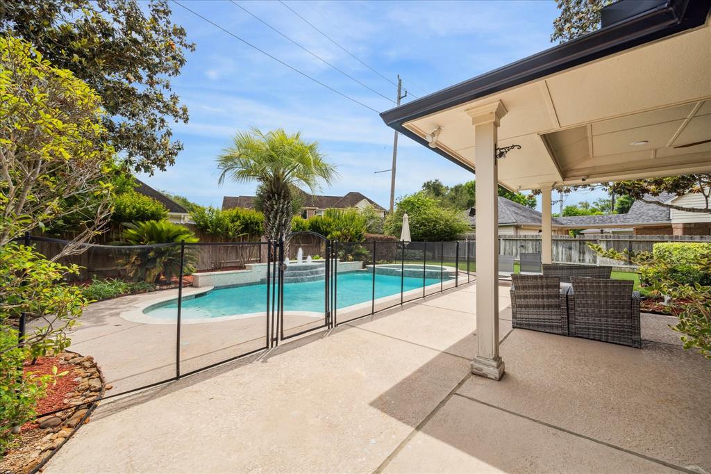 3410 Creekstone Drive, Sugar Land, Texas image 47