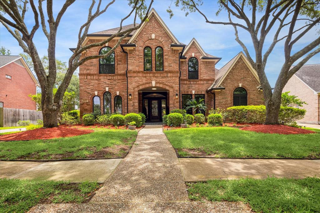 3410 Creekstone Drive, Sugar Land, Texas image 2