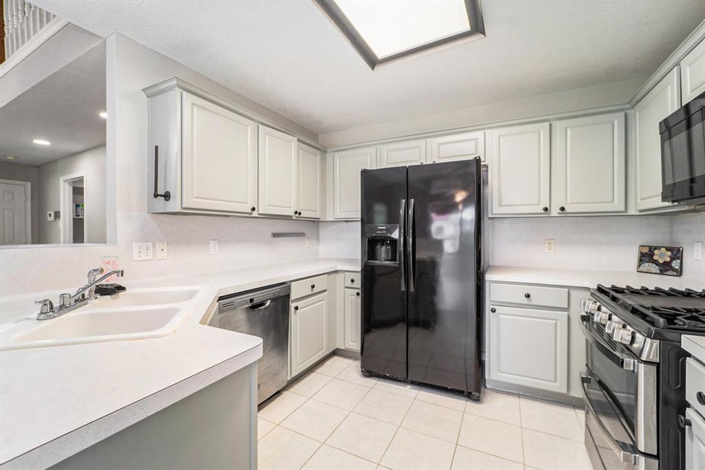 3711 Lake Breeze Lane, Crosby, Texas image 11