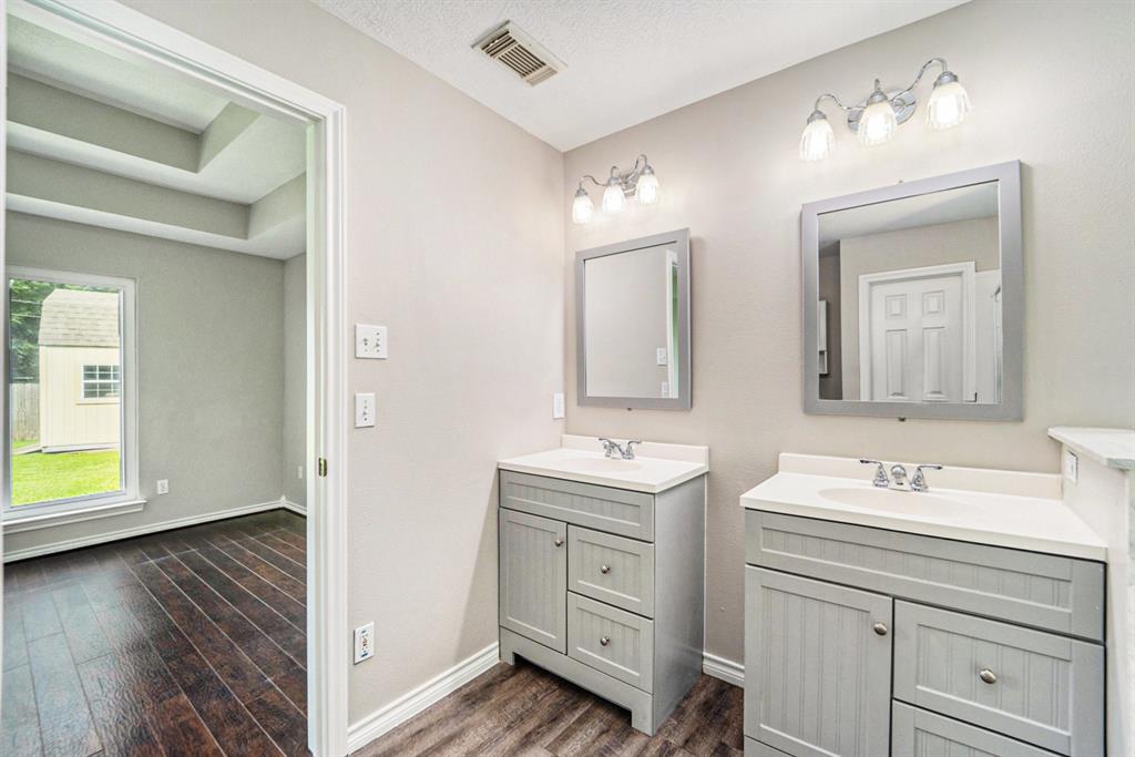 3711 Lake Breeze Lane, Crosby, Texas image 17
