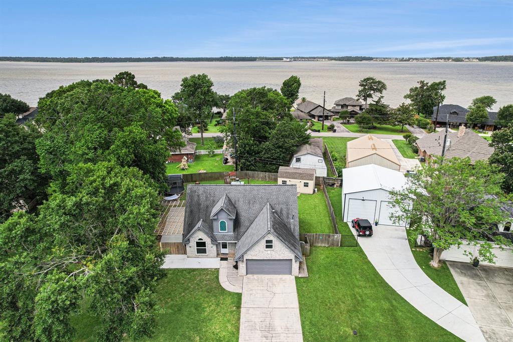 3711 Lake Breeze Lane