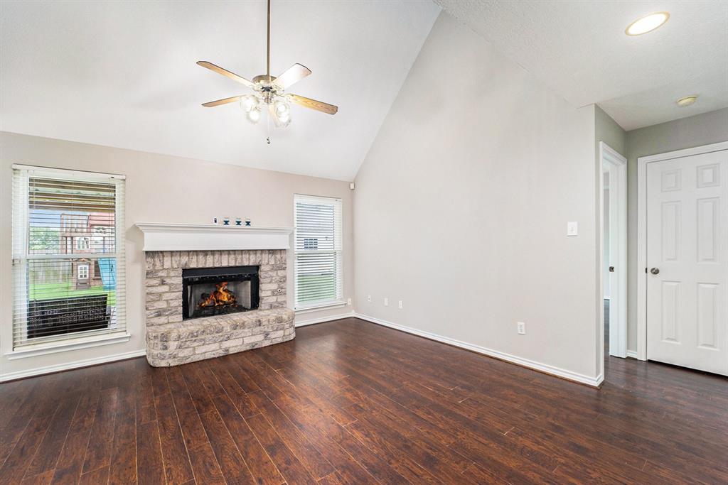 3711 Lake Breeze Lane, Crosby, Texas image 8