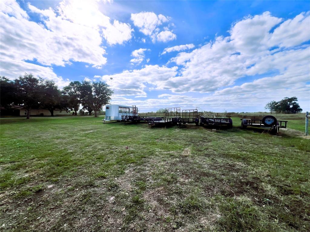 Bunton Drive, El Campo, Texas image 3