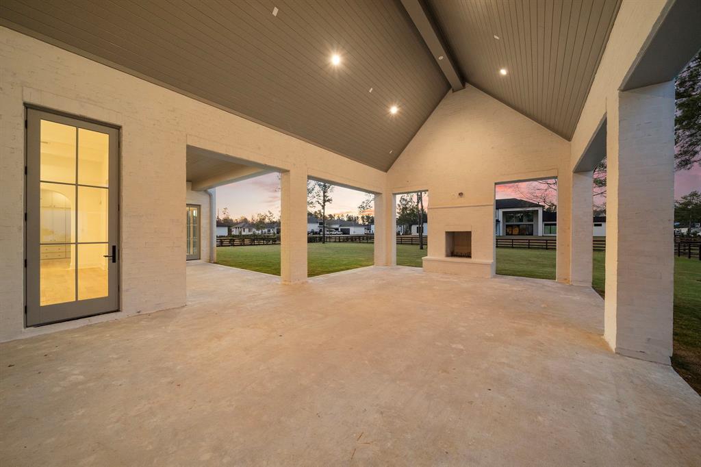 38 Country Classic Circle, Tomball, Texas image 42