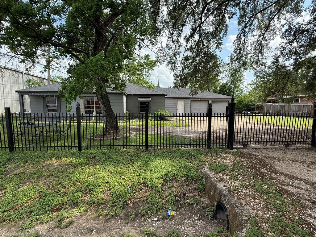 10211 Tangiers Road, Houston, Texas image 3