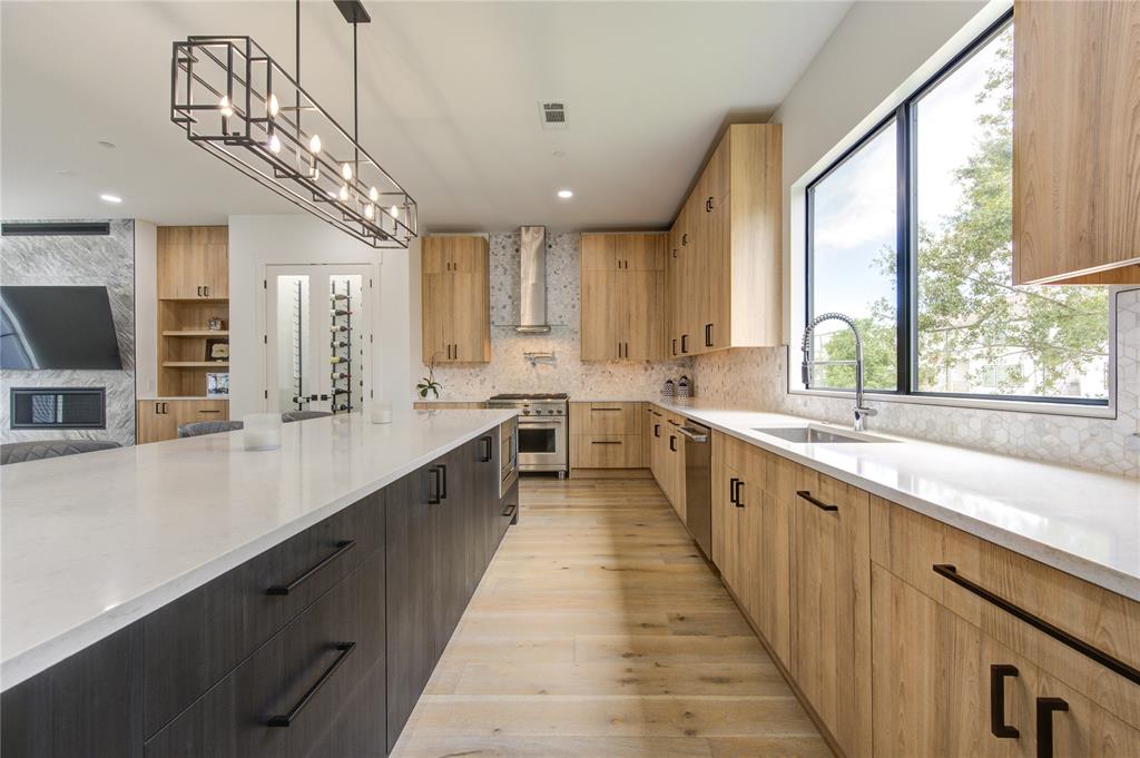 1611 W 22nd Street #C, Houston, Texas image 2