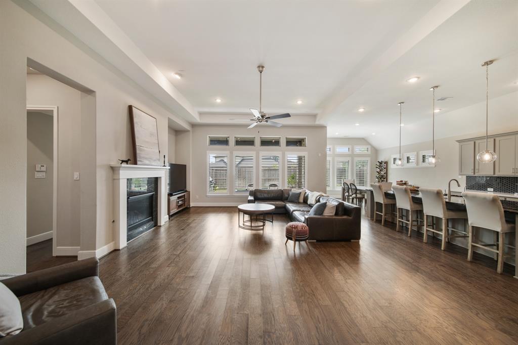 1126 Mcmurtry Ridge Drive, Katy, Texas image 5