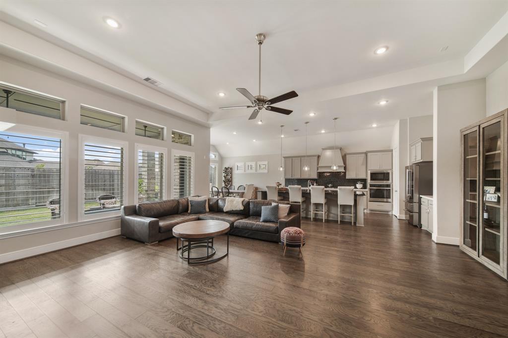 1126 Mcmurtry Ridge Drive, Katy, Texas image 13