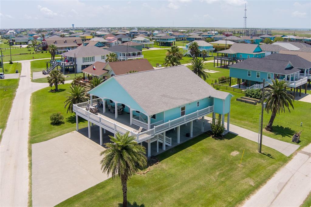 2585 Tide Drive, Crystal Beach, Texas image 1