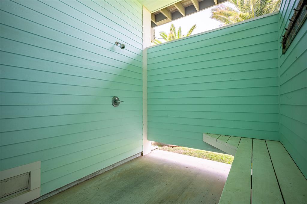 2585 Tide Drive, Crystal Beach, Texas image 40