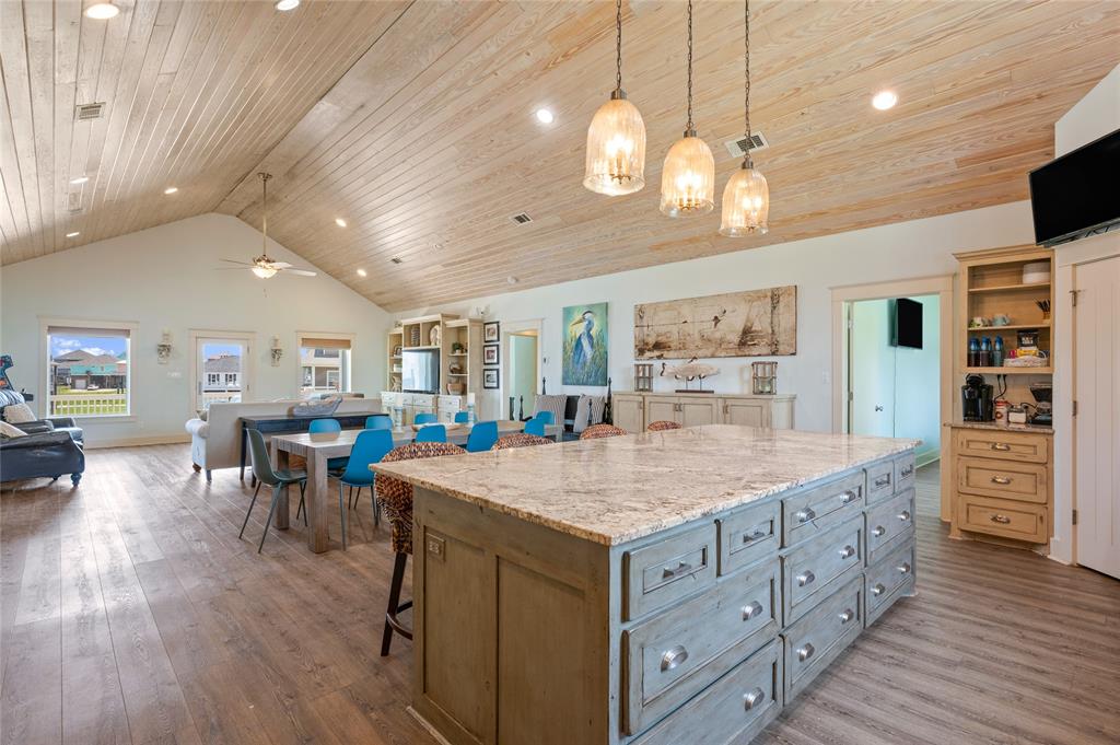 2585 Tide Drive, Crystal Beach, Texas image 19