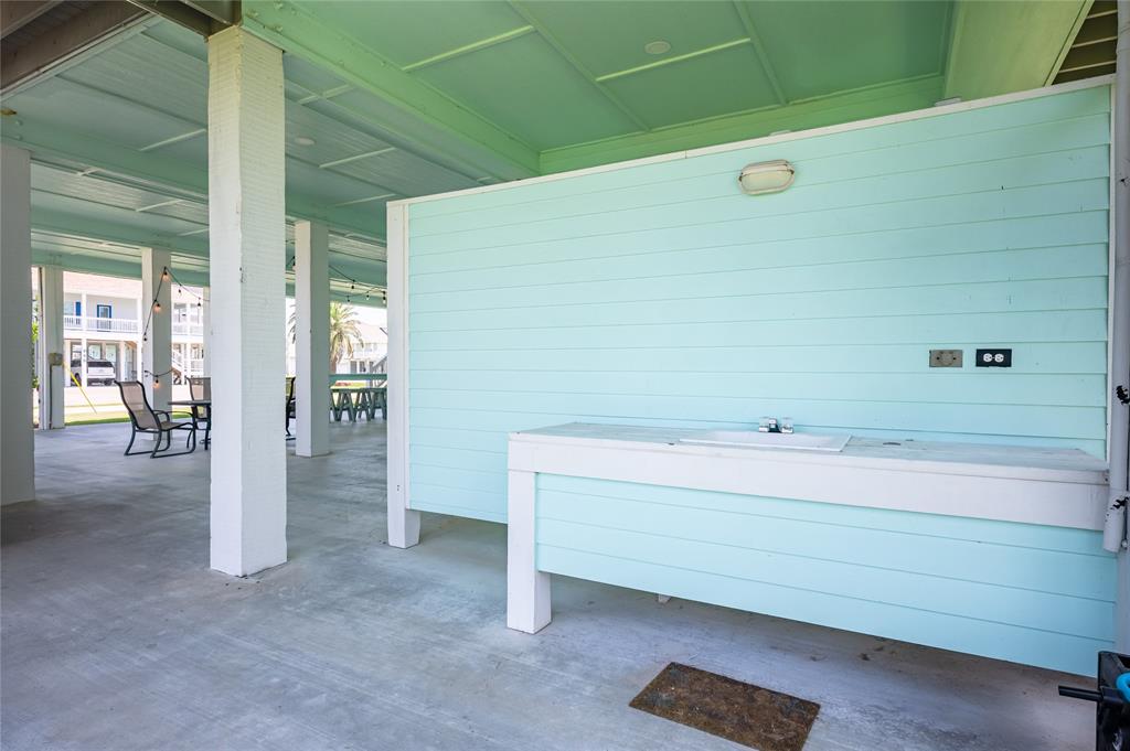 2585 Tide Drive, Crystal Beach, Texas image 39