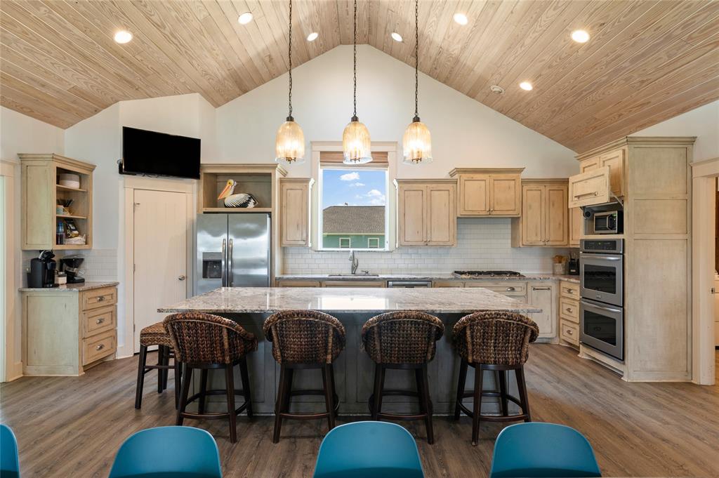2585 Tide Drive, Crystal Beach, Texas image 16