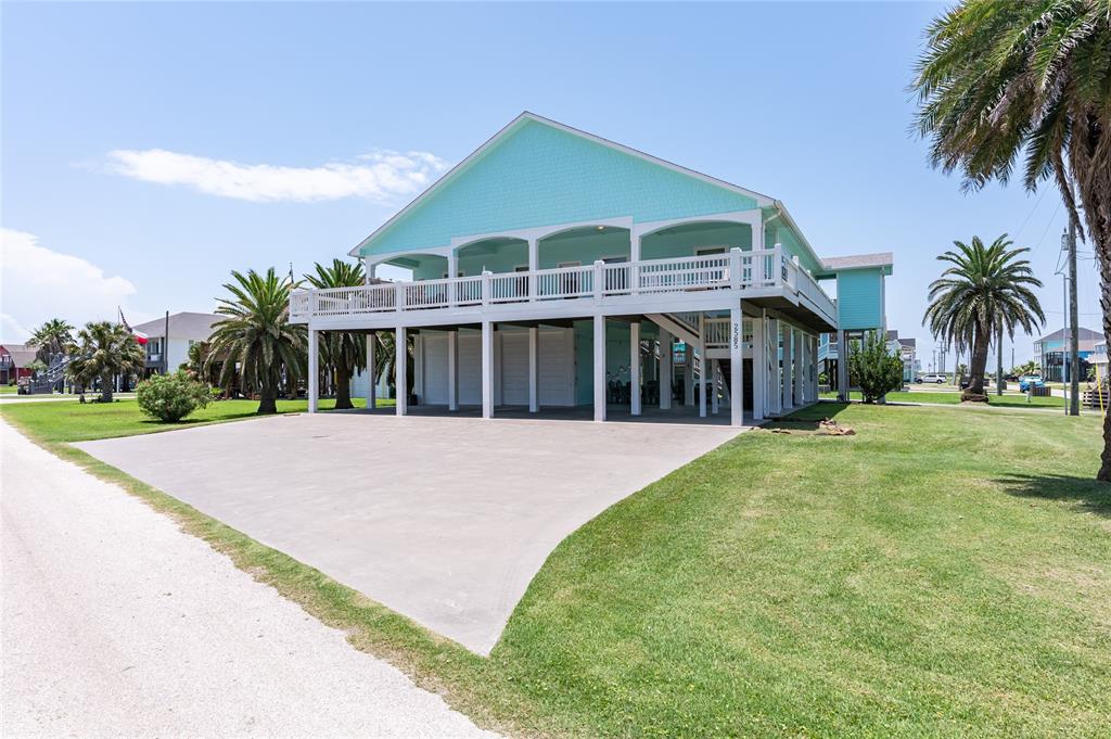 2585 Tide Drive, Crystal Beach, Texas image 7
