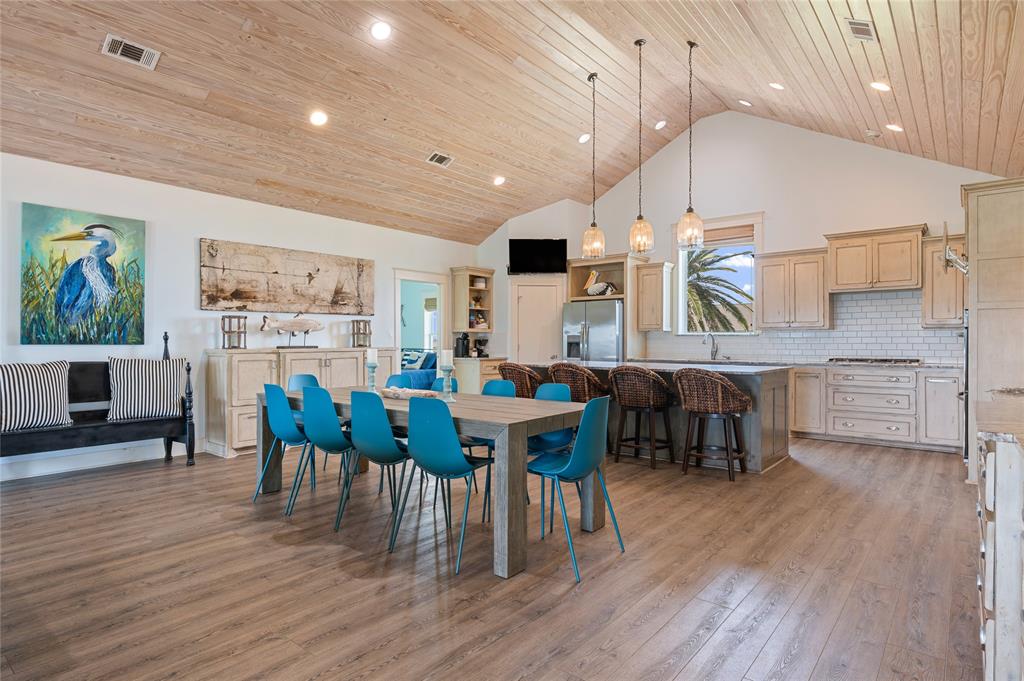 2585 Tide Drive, Crystal Beach, Texas image 15