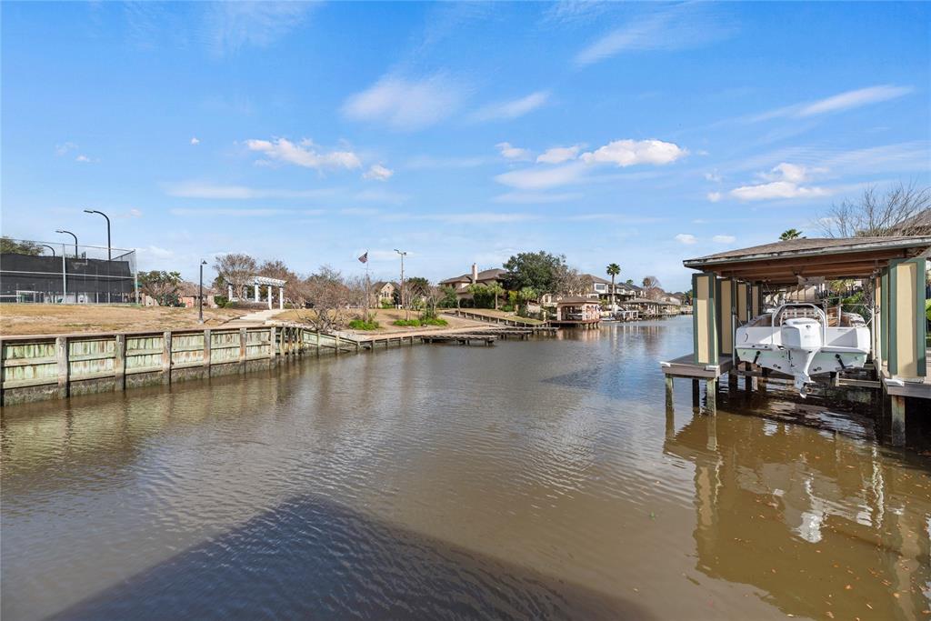 2538 Du Lac Trace, Seabrook, Texas image 4