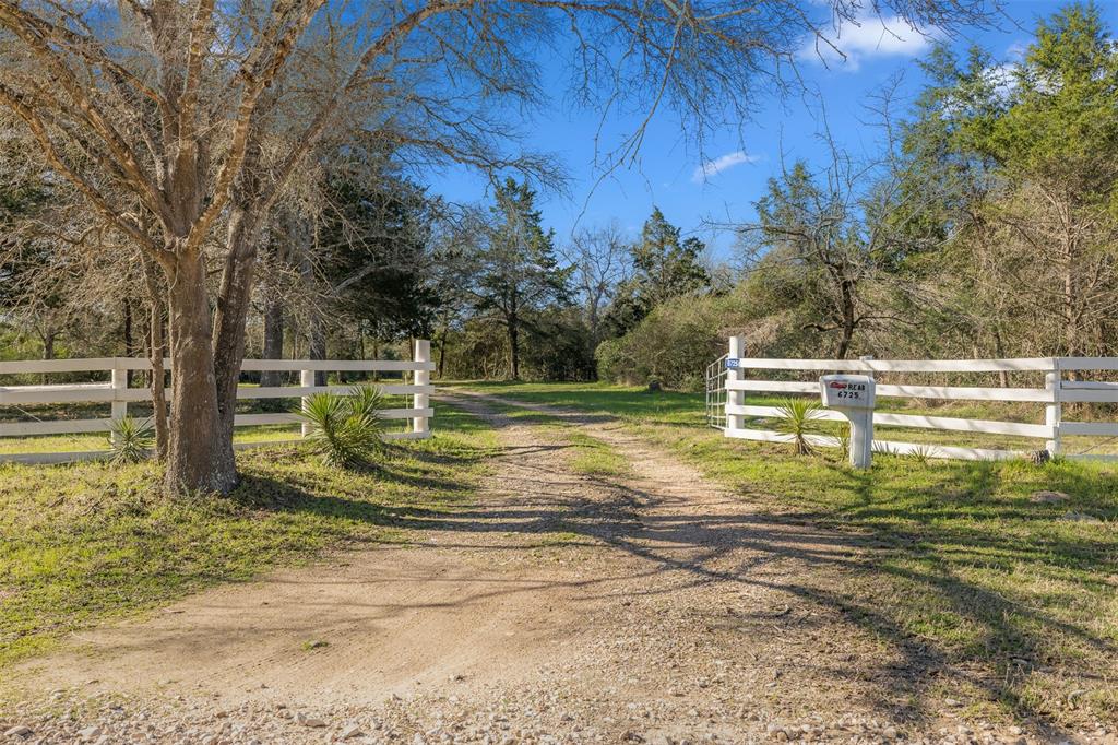 6725 S Sycamore Crossing Road, Bellville, Texas image 27