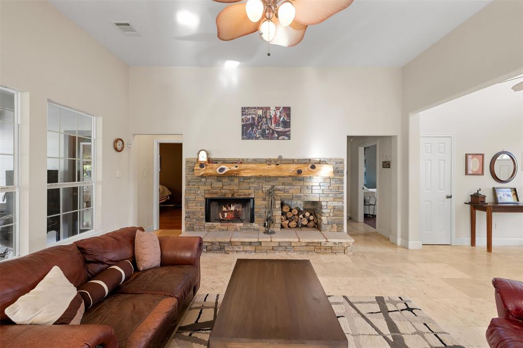6725 S Sycamore Crossing Road, Bellville, Texas image 17