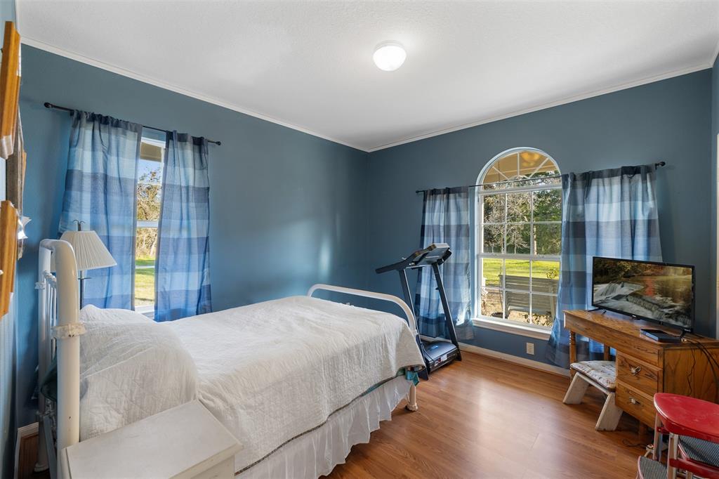 6725 S Sycamore Crossing Road, Bellville, Texas image 13
