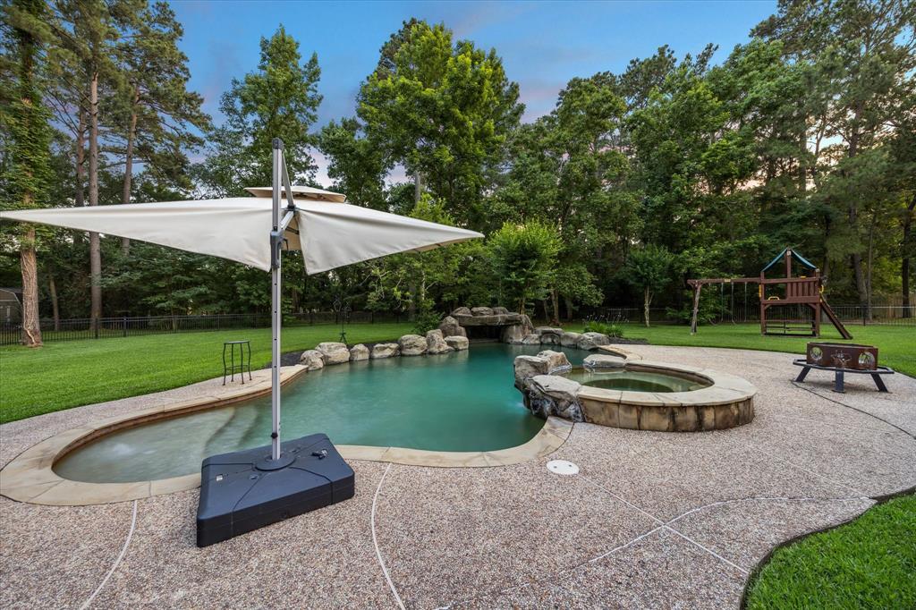 10250 Clubhouse Circle, Magnolia, Texas image 35