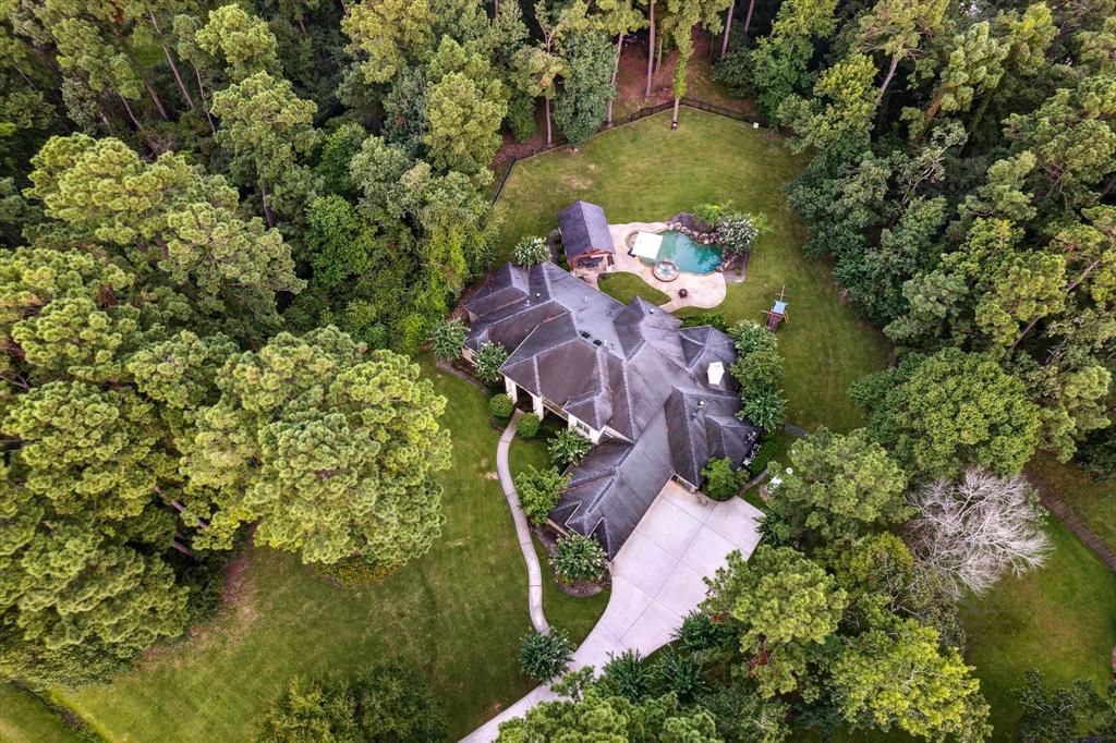 10250 Clubhouse Circle, Magnolia, Texas image 6