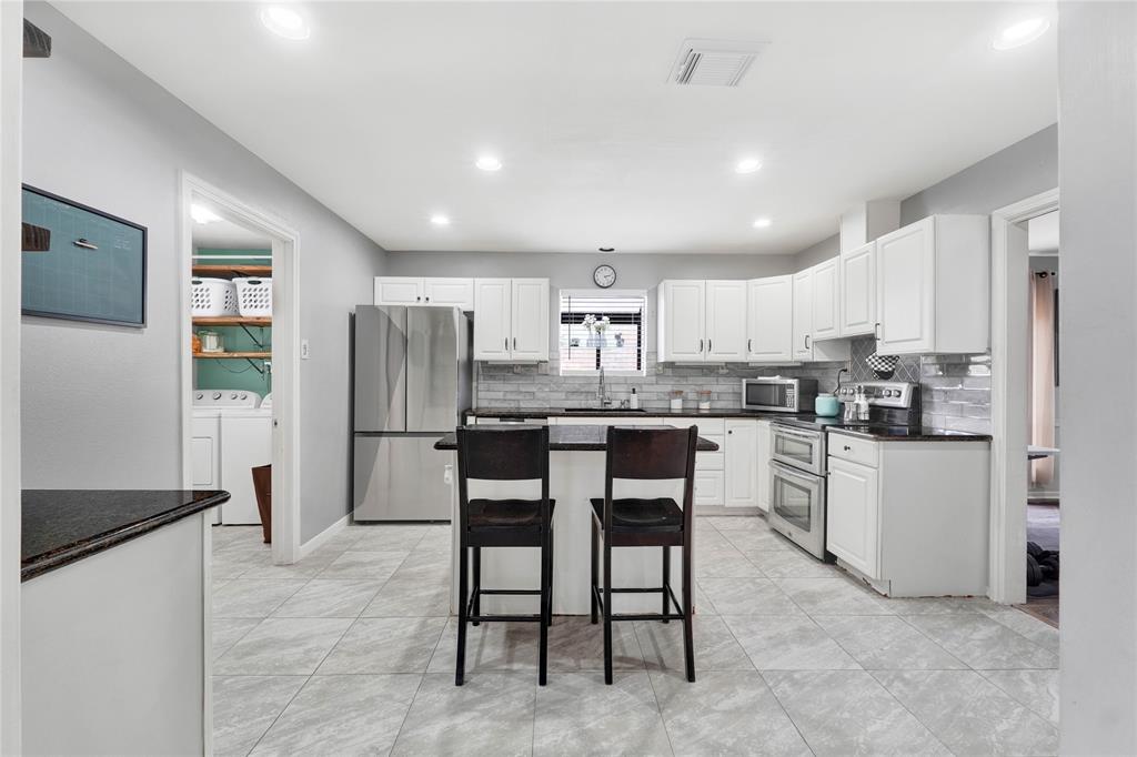 4246 Crownwood Drive, Seabrook, Texas image 18