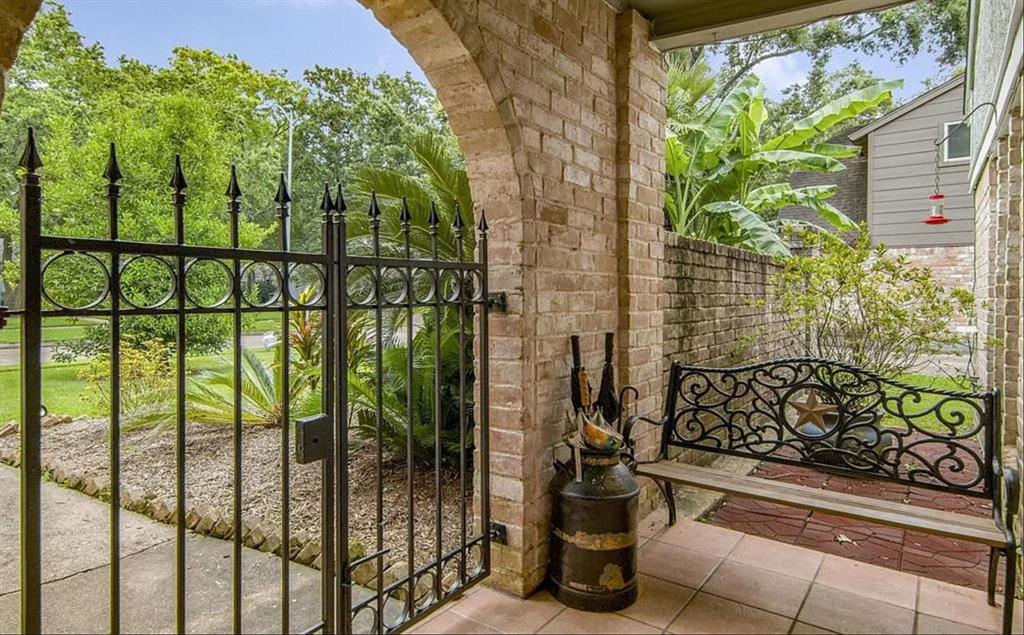 4246 Crownwood Drive, Seabrook, Texas image 9