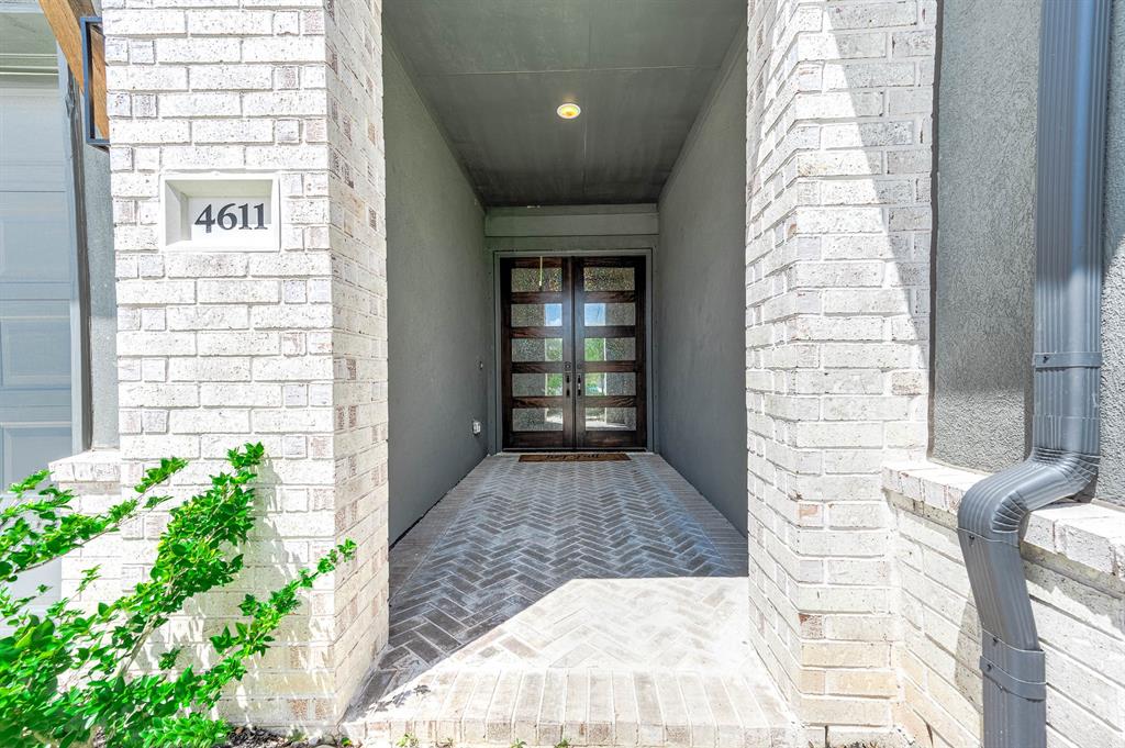 4611 Columbus Drive