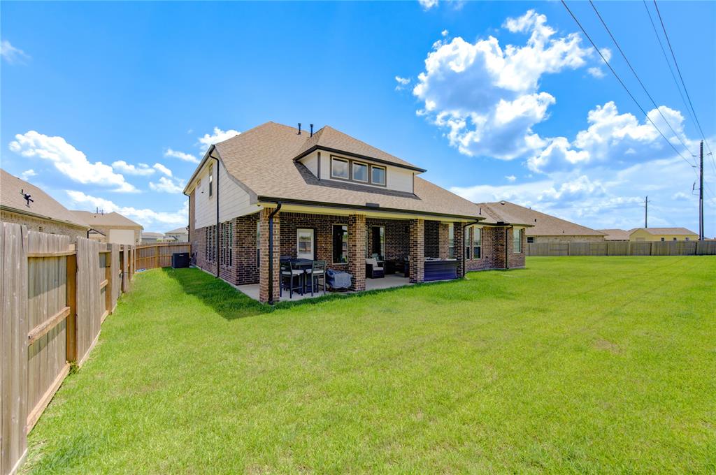 15107 Lakewood Avenue, Mont Belvieu, Texas image 5