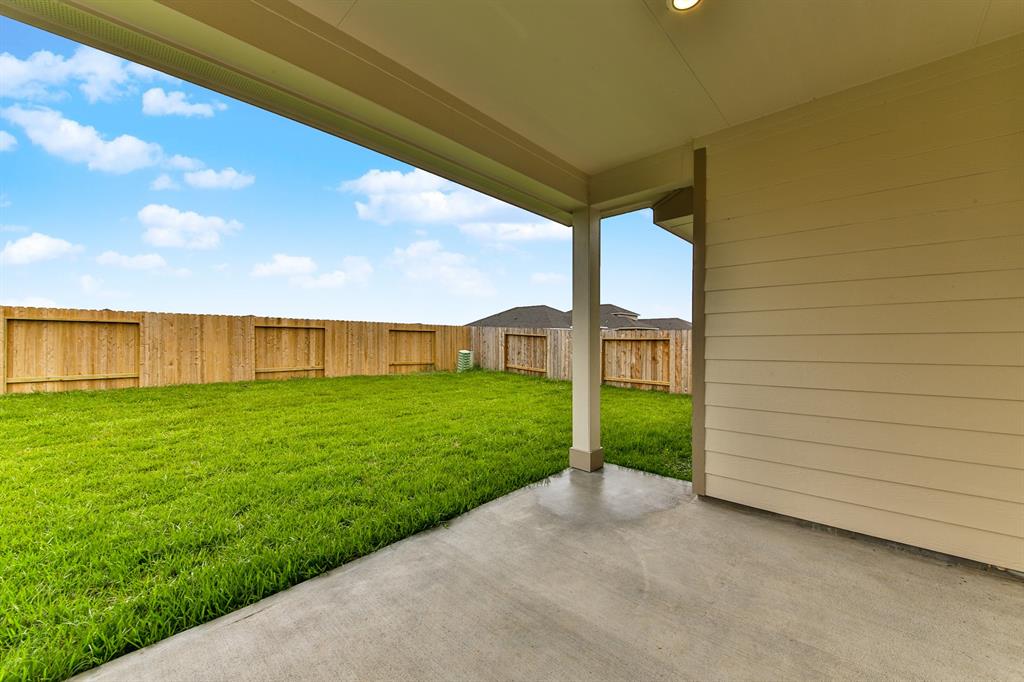 19729 Flag View Drive, Montgomery, Texas image 6