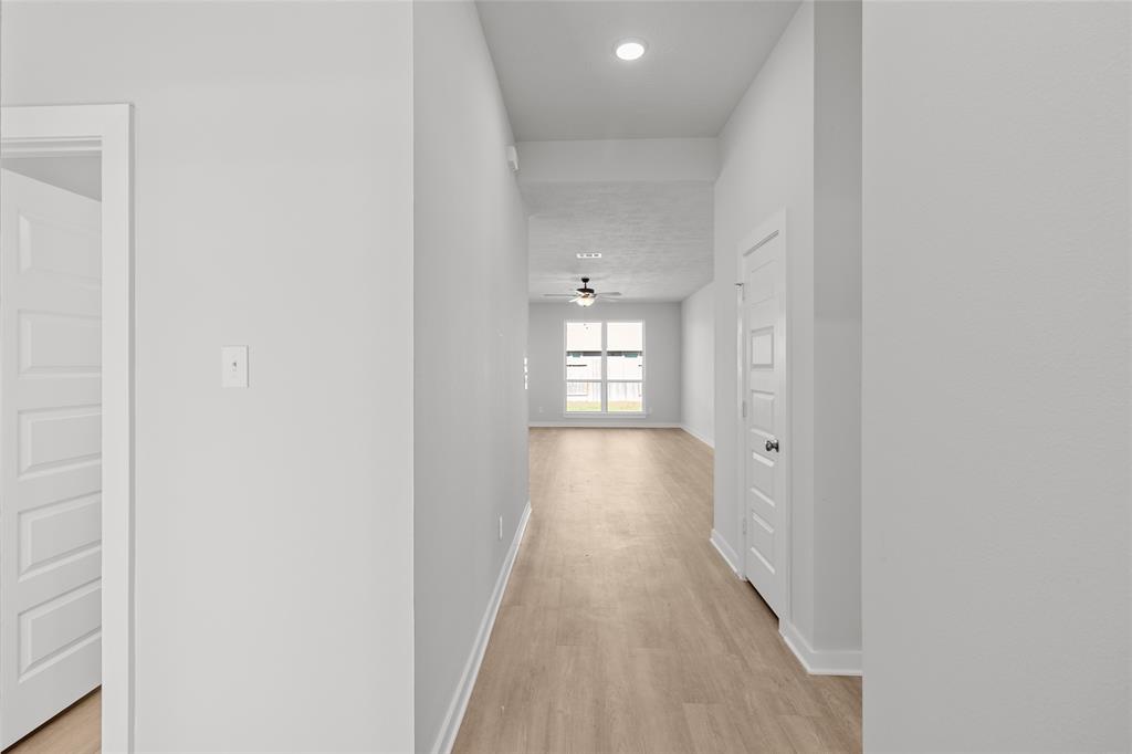 3017 Pampaneria Drive, Conroe, Texas image 2