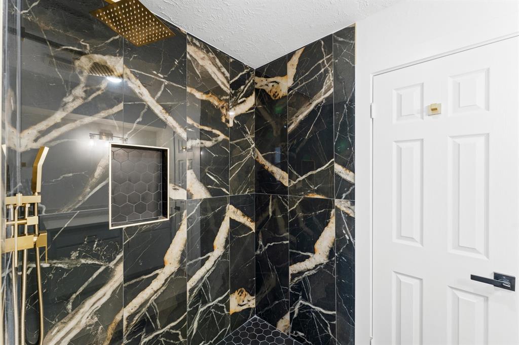 12019 Sleepy Pines Drive, Houston, Texas image 22