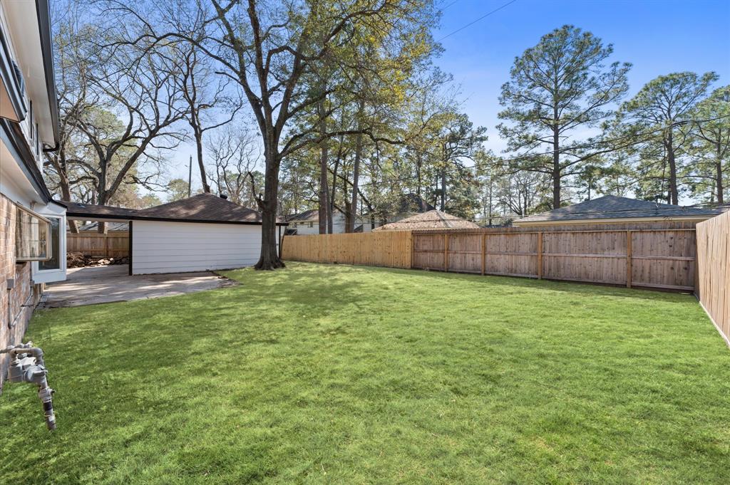 12019 Sleepy Pines Drive, Houston, Texas image 39