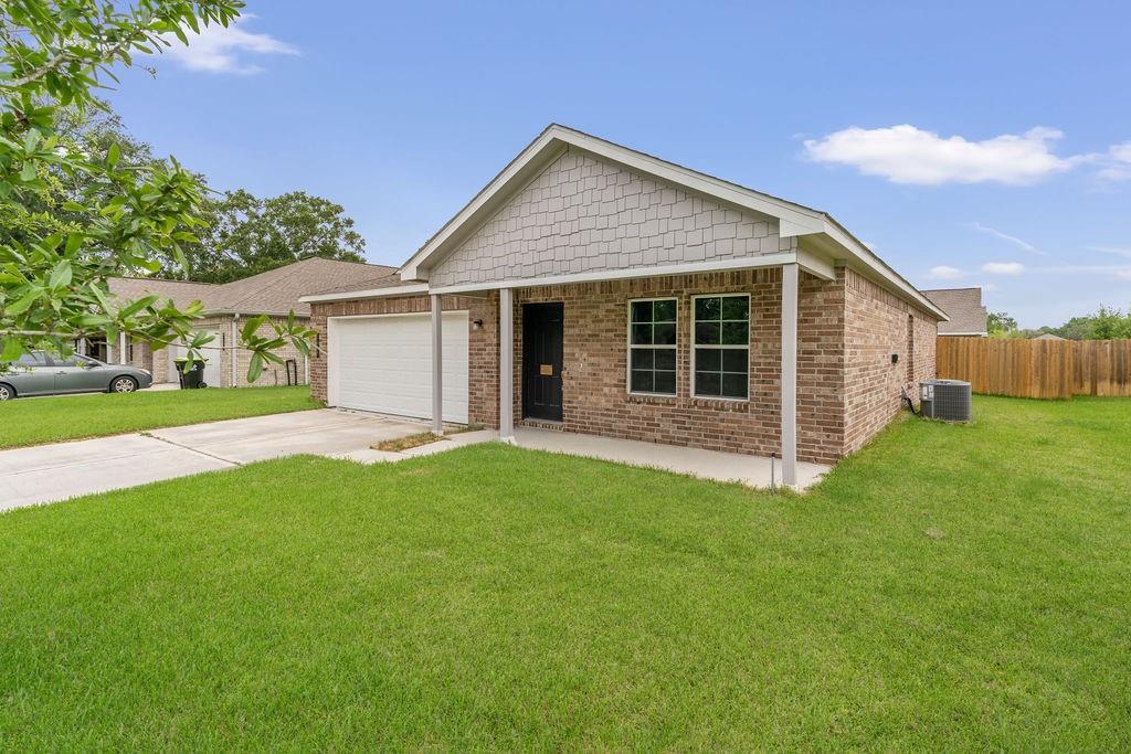 2605 Marguerite Street, Bay City, Texas image 4