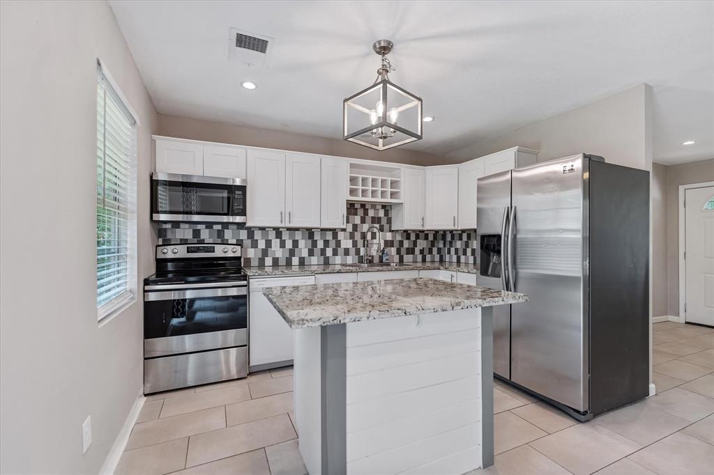 609 Tallow Drive, Conroe, Texas image 11