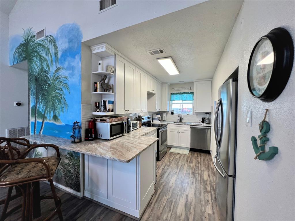 219 Whispering Palms, Freeport, Texas image 8