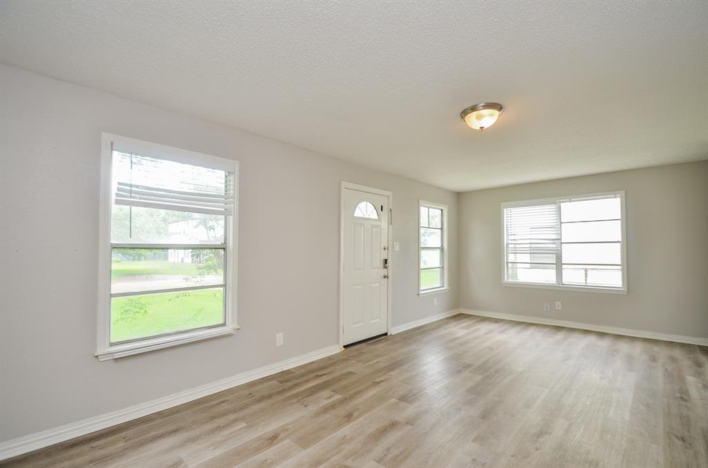 Photo 9 of 31 of 1218 7th Avenue N house