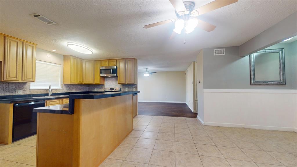 10031 Old Orchard Road, La Porte, Texas image 14