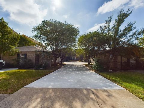5631 Winsome Lane Houston TX 77057