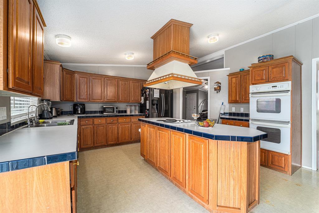 1408 Lilley Road, Alvin, Texas image 6