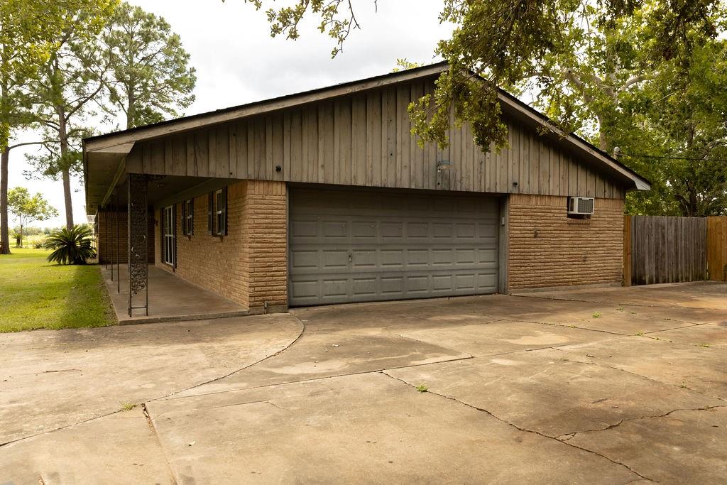 2200 Laurel Street, Bay City, Texas image 3