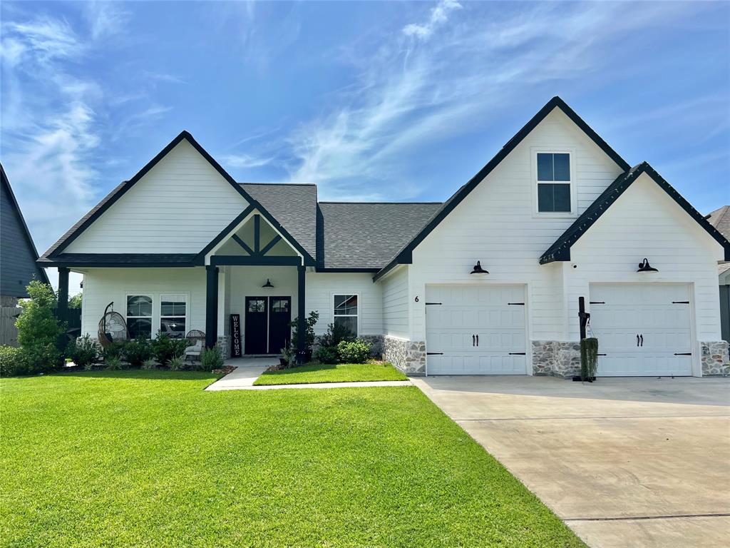 6 Greystone Court, Angleton, Texas image 1