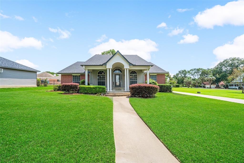 5224 Shorewood Drive, Willis, Texas image 2