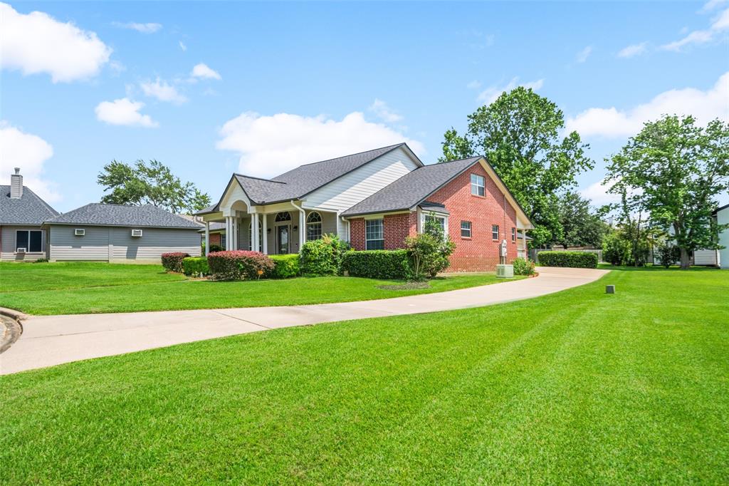 5224 Shorewood Drive, Willis, Texas image 3