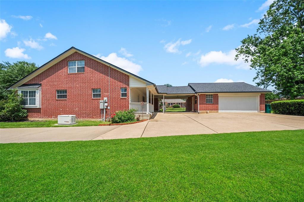5224 Shorewood Drive, Willis, Texas image 4