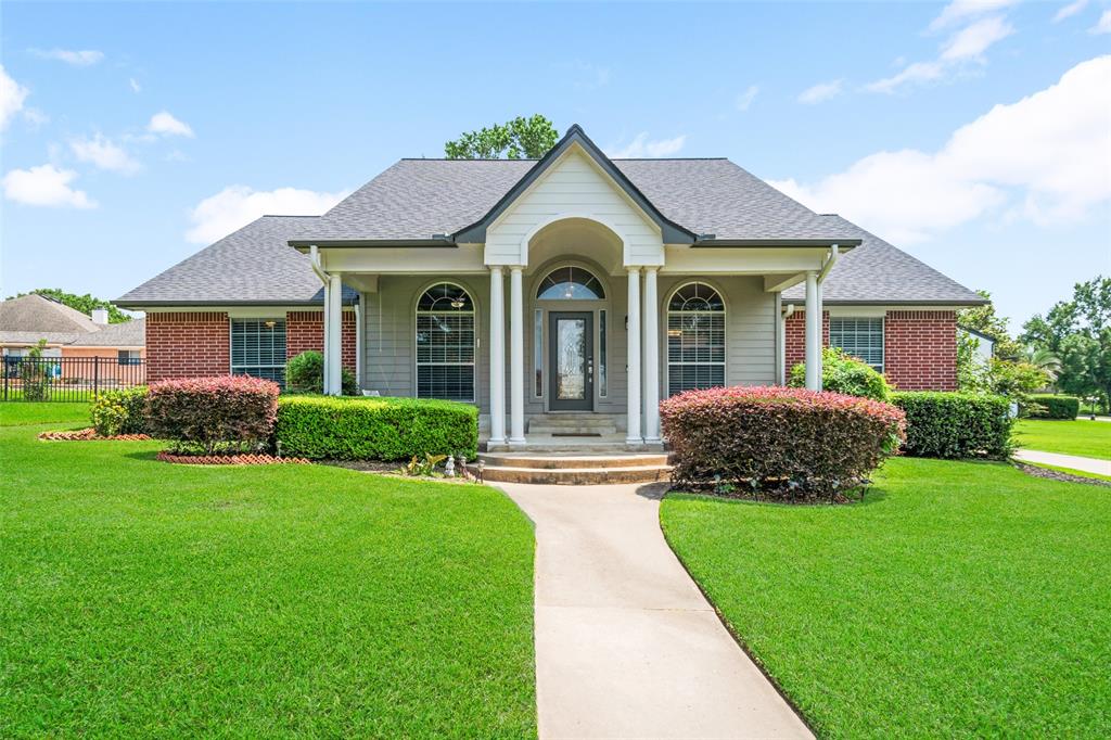 5224 Shorewood Drive, Willis, Texas image 1